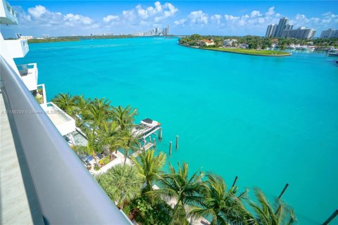 Condo in Bay Harbor Islands, Florida, 4 bedrooms  № 1859793 - photo 5