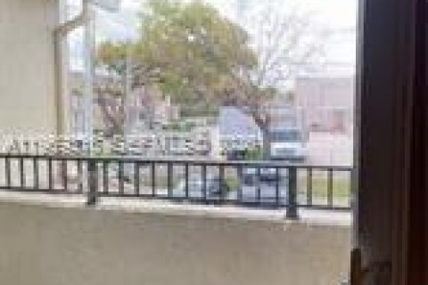 Condominio en venta en North Lauderdale, Florida, 1 dormitorio, 81.57 m2 № 2030183 - foto 11