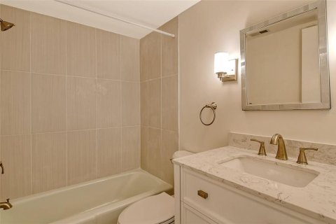 Casa en venta en Sarasota, Florida, 2 dormitorios, 111.48 m2 № 1565201 - foto 8