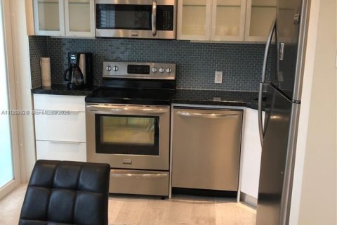 Купить коммерческую недвижимость в Майами-Бич, Флорида № 2050678 - фото 12