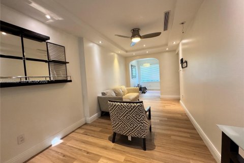 Купить коммерческую недвижимость в Майами-Бич, Флорида № 2050678 - фото 7