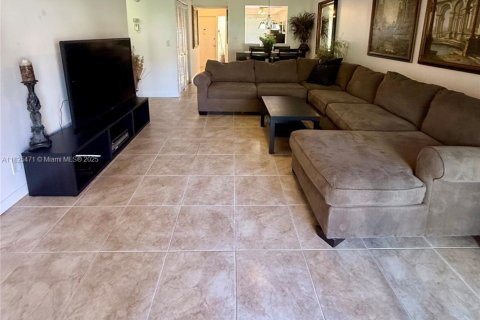 Copropriété à vendre à Deerfield Beach, Floride: 2 chambres, 102.19 m2 № 1960246 - photo 9