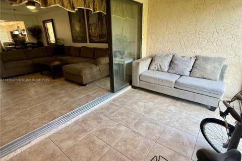 Copropriété à vendre à Deerfield Beach, Floride: 2 chambres, 102.19 m2 № 1960246 - photo 10