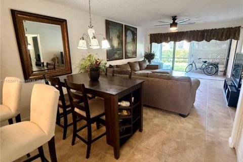 Copropriété à vendre à Deerfield Beach, Floride: 2 chambres, 102.19 m2 № 1960246 - photo 6