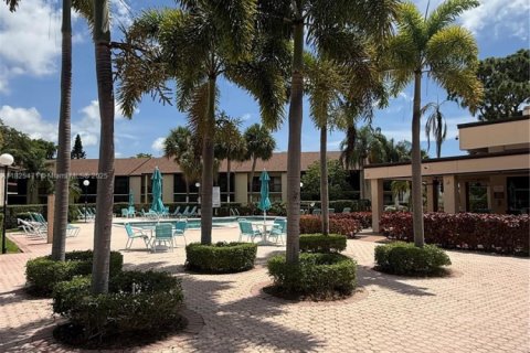 Copropriété à vendre à Deerfield Beach, Floride: 2 chambres, 102.19 m2 № 1960246 - photo 23