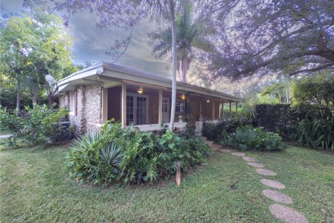 Casa en alquiler en Coral Gables, Florida, 8 dormitorios, 424.75 m2 № 1993633 - foto 30