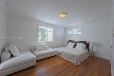 Casa en alquiler en Coral Gables, Florida, 8 dormitorios, 424.75 m2 № 1993633 - foto 19