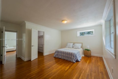 Casa en alquiler en Coral Gables, Florida, 8 dormitorios, 424.75 m2 № 1993633 - foto 20