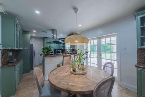 Casa en alquiler en Coral Gables, Florida, 8 dormitorios, 424.75 m2 № 1993633 - foto 8
