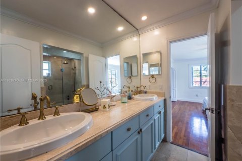 Casa en alquiler en Coral Gables, Florida, 8 dormitorios, 424.75 m2 № 1993633 - foto 17