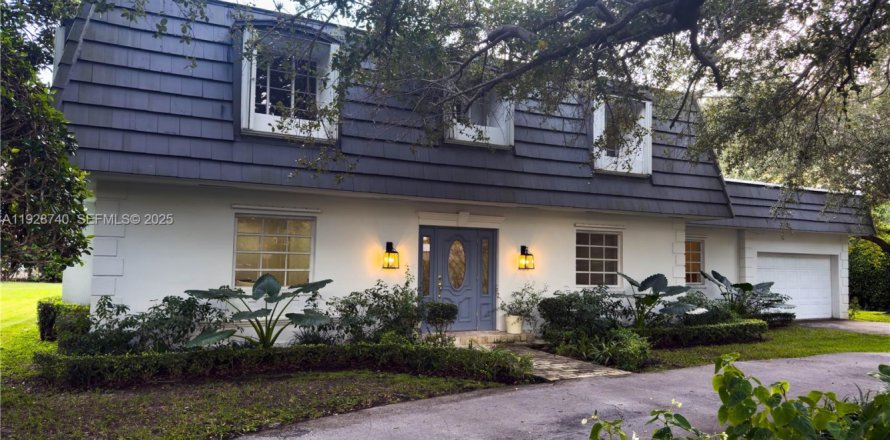 Casa en Coral Gables, Florida 8 dormitorios, 424.75 m2 № 1993633