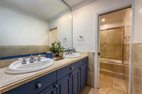 Casa en alquiler en Coral Gables, Florida, 8 dormitorios, 424.75 m2 № 1993633 - foto 21