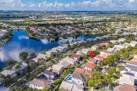 House in Pembroke Pines, Florida 4 bedrooms, 266.26 sq.m. № 1954557 - photo 22