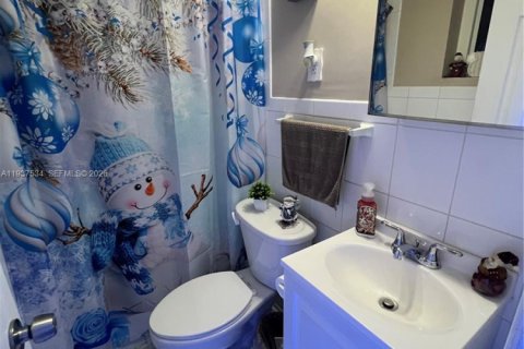Villa ou maison à vendre à Hialeah, Floride: 2 chambres, 102.1 m2 № 1995504 - photo 15