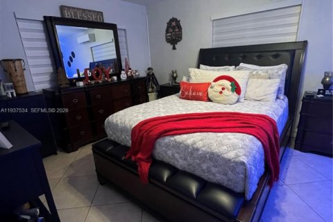 Villa ou maison à vendre à Hialeah, Floride: 2 chambres, 102.1 m2 № 1995504 - photo 14