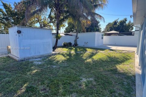 Villa ou maison à vendre à Hialeah, Floride: 2 chambres, 102.1 m2 № 1995504 - photo 22