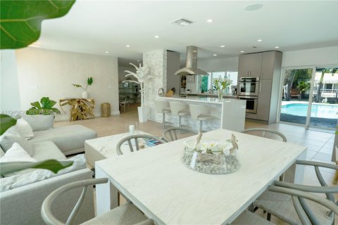 Купить виллу или дом в Форт-Лодердейл, Флорида 4 спальни, 209.03м2, № 1997971 - фото 8