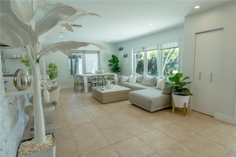 Купить виллу или дом в Форт-Лодердейл, Флорида 4 спальни, 209.03м2, № 1997971 - фото 3