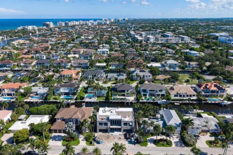 House in Delray Beach, Florida 5 bedrooms, 554.35 sq.m. № 2253590 - photo 18