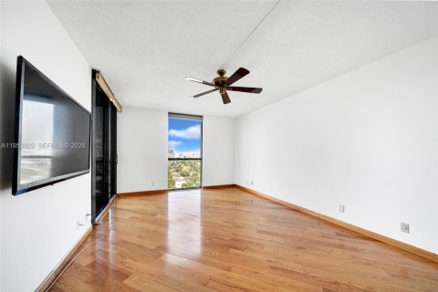 Condo in Aventura, Florida, 3 bedrooms  № 2008145 - photo 22