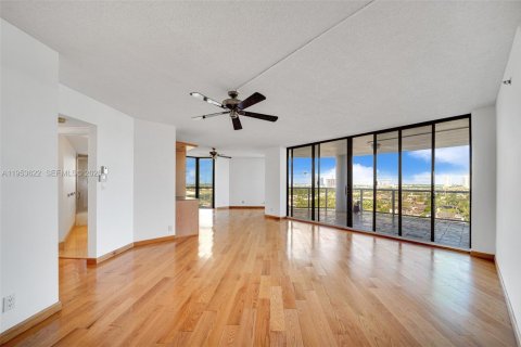 Condo in Aventura, Florida, 3 bedrooms  № 2008145 - photo 5