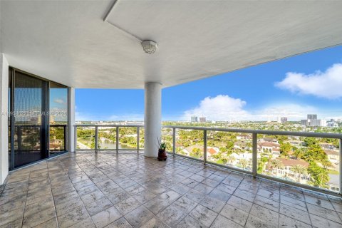 Condo in Aventura, Florida, 3 bedrooms  № 2008145 - photo 12