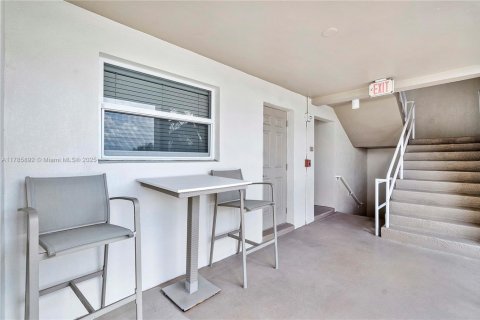 Condo in Hillsboro Beach, Florida, 2 bedrooms  № 1730930 - photo 8
