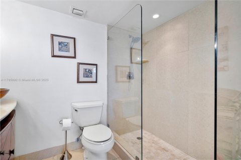 Condo in Hillsboro Beach, Florida, 2 bedrooms  № 1730930 - photo 30