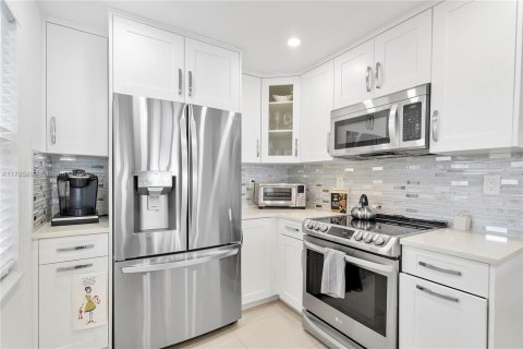Condo in Hillsboro Beach, Florida, 2 bedrooms  № 1730930 - photo 14