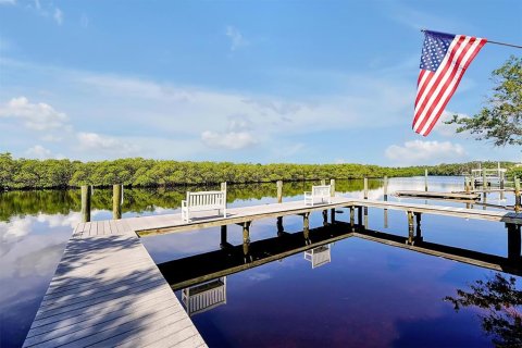 Hôtel, hôtellerie à vendre à Ruskin, Floride: 1285.3 m2 № 1886054 - photo 1