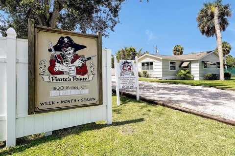 Hôtel, hôtellerie à vendre à Ruskin, Floride: 1285.3 m2 № 1886054 - photo 2