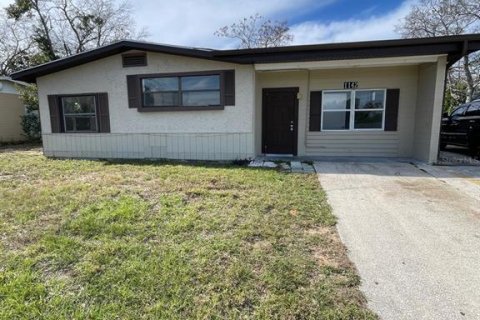 House in Daytona Beach, Florida 3 bedrooms, 148.83 sq.m. № 1813592 - photo 2