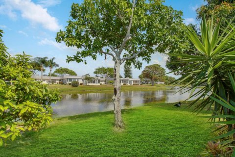 Condo in Delray Beach, Florida, 1 bedroom  № 1182005 - photo 1