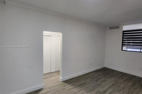 Apartamento en alquiler en Miami Beach, Florida, 2 dormitorios, 74.32 m2 № 2016644 - foto 29