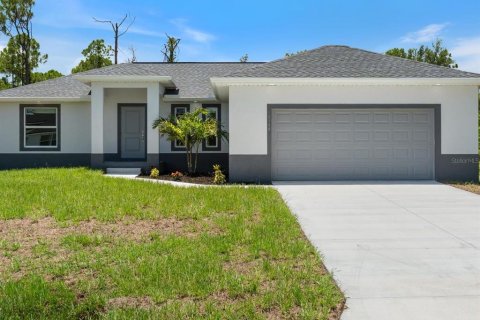 House in Port Charlotte, Florida 3 bedrooms, 153.47 sq.m. № 1854588 - photo 1