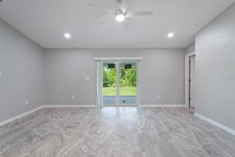 House in Port Charlotte, Florida 3 bedrooms, 153.47 sq.m. № 1854588 - photo 11