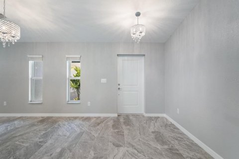 House in Port Charlotte, Florida 3 bedrooms, 153.47 sq.m. № 1854588 - photo 8