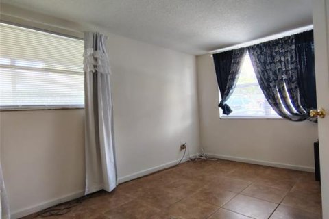 Villa ou maison à vendre à Ocoee, Floride: 4 chambres, 92.07 m2 № 2425926 - photo 7