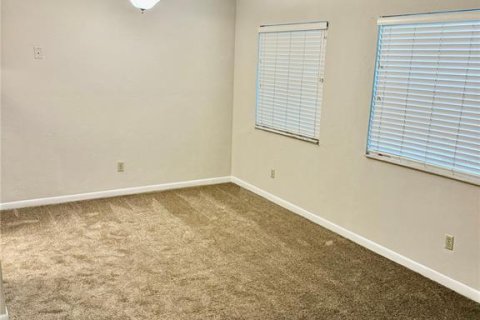 Condominio en alquiler en Gainesville, Florida, 2 dormitorios, 73.21 m2 № 1838798 - foto 6