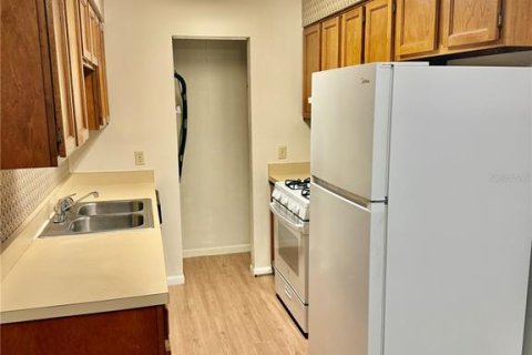 Condominio en alquiler en Gainesville, Florida, 2 dormitorios, 73.21 m2 № 1838798 - foto 4