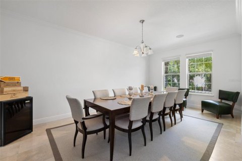 House in Orlando, Florida 7 bedrooms, 487.18 sq.m. № 2304345 - photo 13