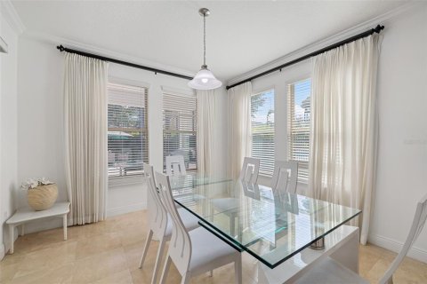 House in Orlando, Florida 7 bedrooms, 487.18 sq.m. № 2304345 - photo 26