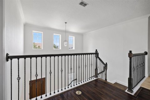 House in Orlando, Florida 7 bedrooms, 487.18 sq.m. № 2304345 - photo 28