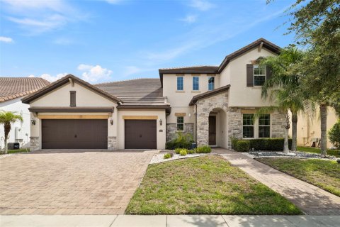 House in Orlando, Florida 7 bedrooms, 487.18 sq.m. № 2304345 - photo 3