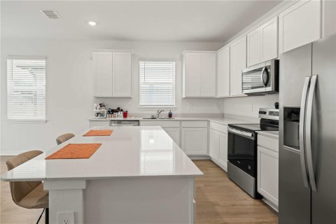 Casa en venta en Thonotosassa, Florida, 4 dormitorios, 171.78 m2 № 2227526 - foto 6
