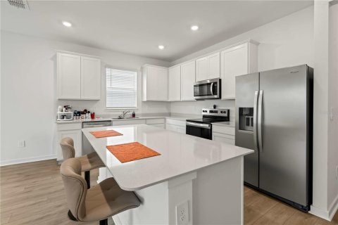 Casa en venta en Thonotosassa, Florida, 4 dormitorios, 171.78 m2 № 2227526 - foto 5