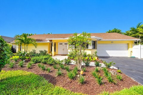 Villa ou maison à vendre à Miami, Floride: 3 chambres, 174.38 m2 № 2428557 - photo 4