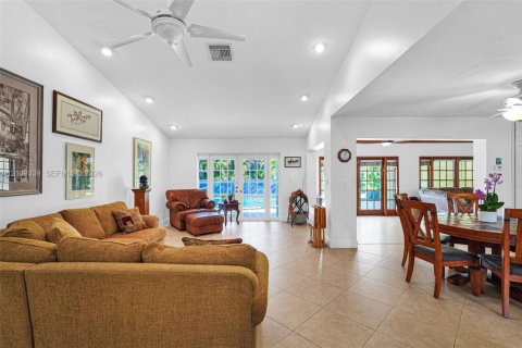 Villa ou maison à vendre à Miami, Floride: 3 chambres, 174.38 m2 № 2428557 - photo 8