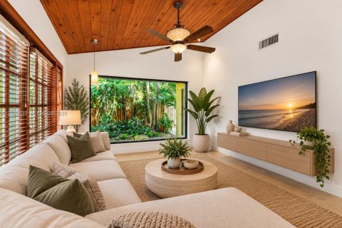 Villa ou maison à vendre à Miami, Floride: 3 chambres, 174.38 m2 № 2428557 - photo 12