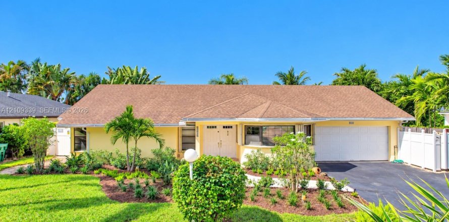 Villa ou maison à Miami, Floride 3 chambres, 174.38 m2 № 2428557